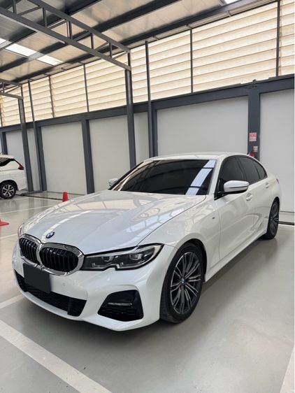 รถ BMW Series 3 320d สี ขาว