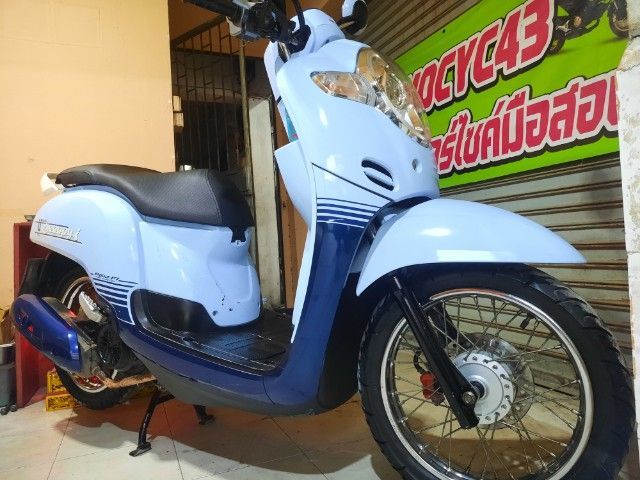 Honda 2019 scoopy i
