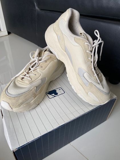 เนื้อ UK 9.5 | EU 44 | US 10 รองเท้าผ้าใบ MLB