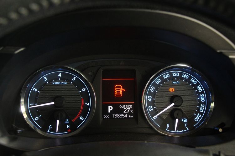 Toyota Altis 2015 1.6 G Sedan เบนซิน ไม่ติดแก๊ส เกียร์อัตโนมัติ ดำ รูปที่ 4