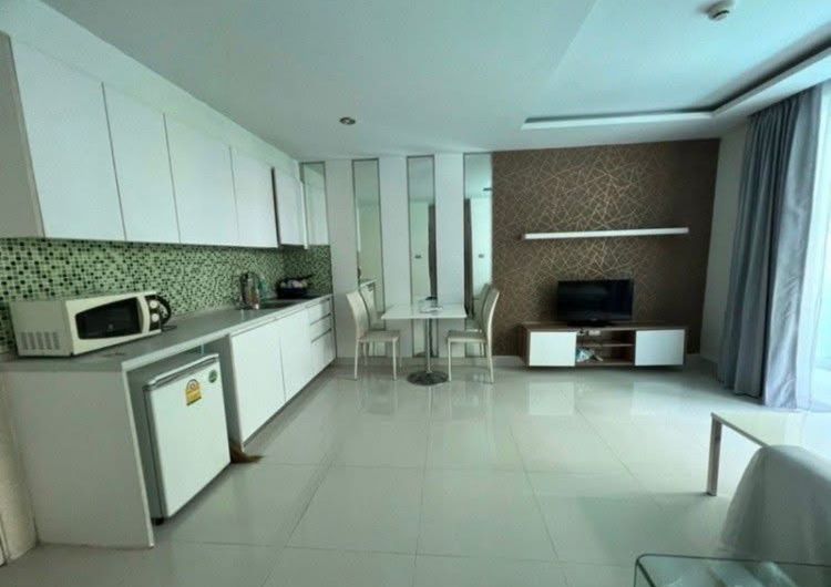 อื่นๆ ไม่อนุญาต ตกแต่งครบ สร้างเสร็จก่อน 2010 คอนโดใกล้หาดจอมเทียนคอนโดอเมซอน จอมเทียน รูปที่ 2