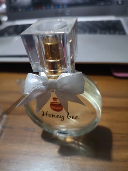 อื่นๆ หญิง น้ำหอม Slothy Perfume น้ำหอม กลิ่น Honey bee ขนาด 30 ml.