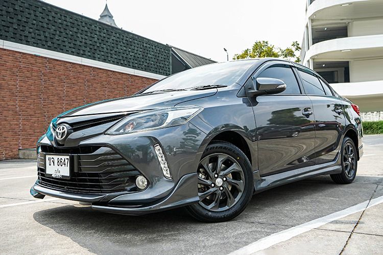 รถ Toyota Vios 1.5 Mid สี เทา
