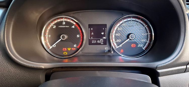 Mitsubishi Triton 2018 2.4 Plus Pickup ดีเซล ไม่ติดแก๊ส เกียร์ธรรมดา ขาว รูปที่ 2