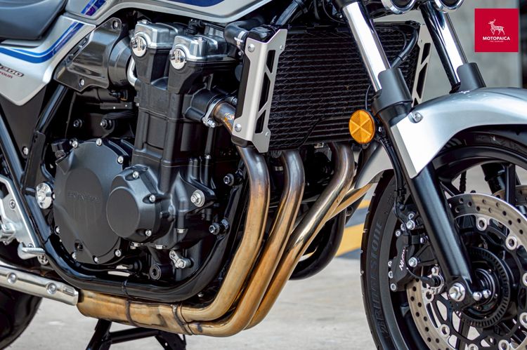 Honda Cb1300 Super Four ปี2023 มือเดียว วิ่ง350Km. สภาพป้ายแดง รูปที่ 8