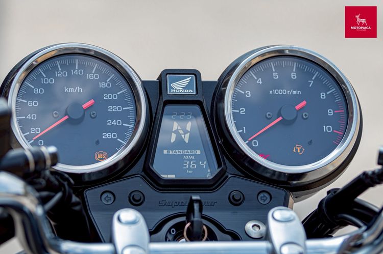 Honda Cb1300 Super Four ปี2023 มือเดียว วิ่ง350Km. สภาพป้ายแดง รูปที่ 6