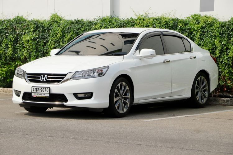รถ Honda Accord 2.4 EL i-VTEC สี ขาว