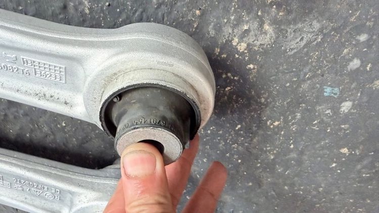 ปีกนก BMW F10 N52 N54 N47 B47 รูปที่ 12