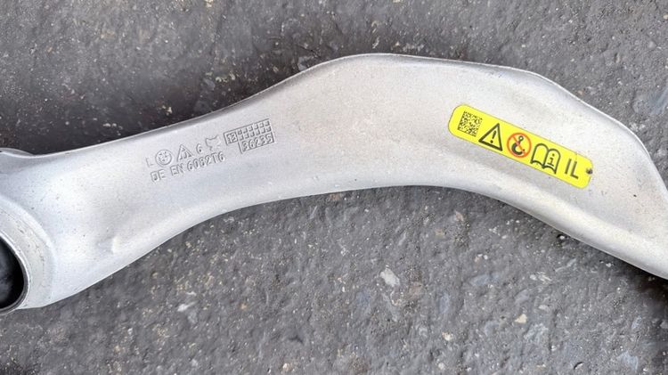 ปีกนก BMW F10 N52 N54 N47 B47 รูปที่ 10