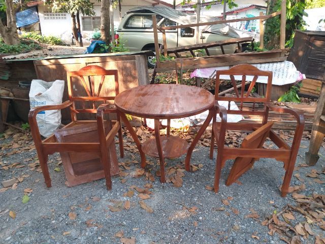 โต๊ะทานข้าวไม้สัก