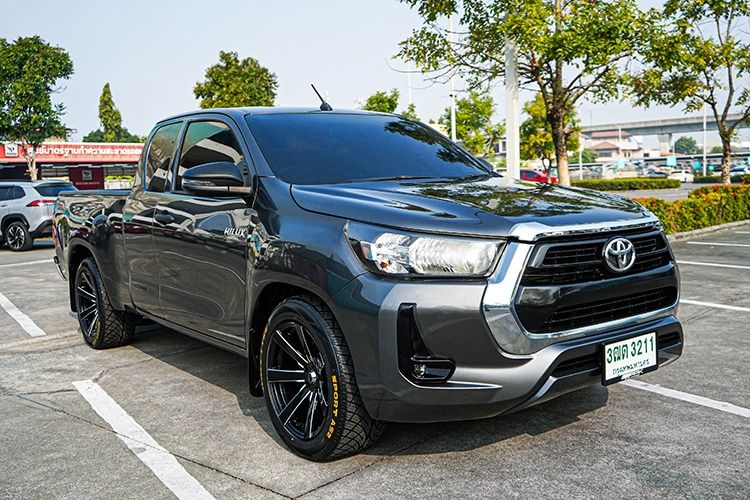 Toyota Hilux Revo 2022 2.4 Z Edition Entry Pickup ดีเซล ไม่ติดแก๊ส เกียร์ธรรมดา เทา รูปที่ 3
