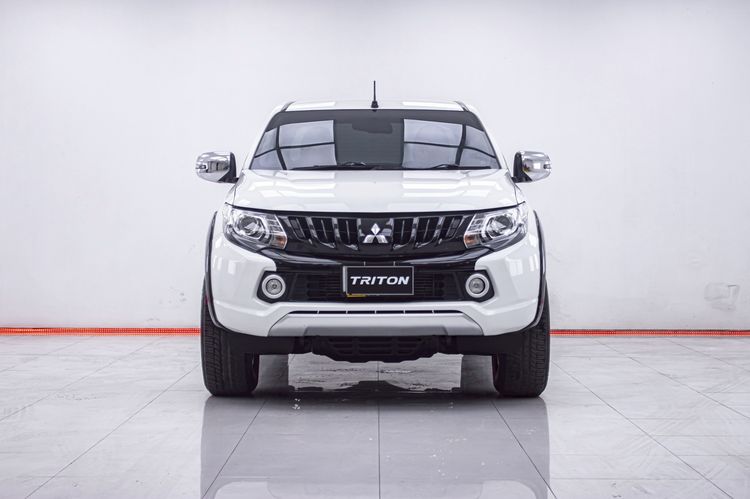 Mitsubishi Triton 2017 2.4 GLS Plus Pickup ดีเซล ไม่ติดแก๊ส เกียร์ธรรมดา ขาว รูปที่ 3