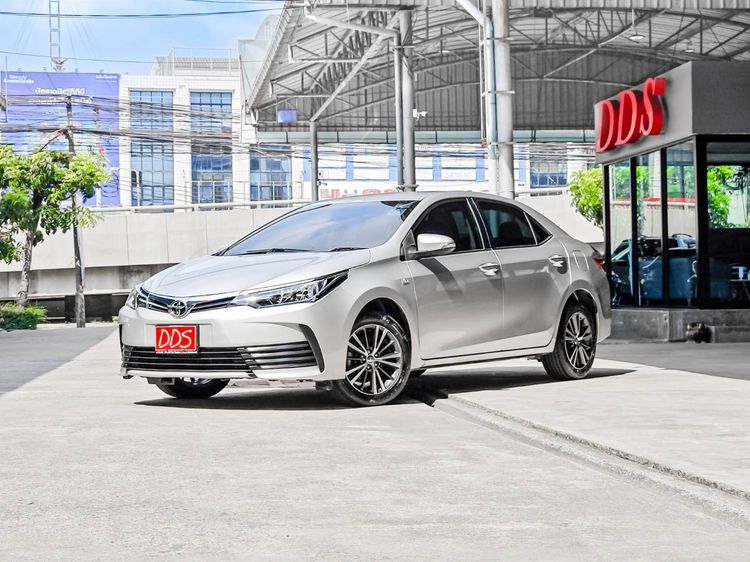 รถ Toyota Altis 1.6 G สี เทา