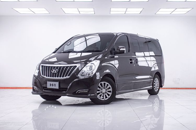 รถ Hyundai H-1  2.5 Elite สี น้ำตาล
