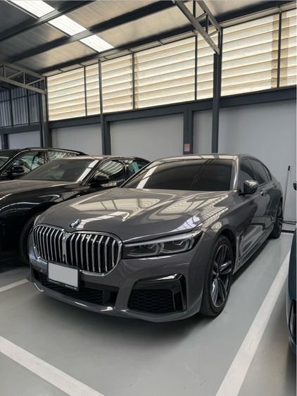 รถ BMW Series 7 730Ld สี เทา