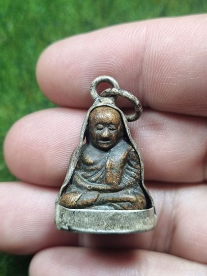 พระรูปหล่อหลวงพ่อเงินวัดบางคลาน