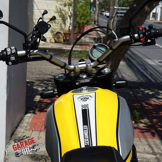 Ducati Scrambler Icon L-twin 800 the classic “62 Yellow “2022  รูปที่ 12