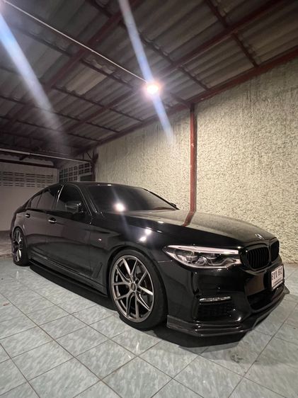 BMW Series 5 2019 520d Sedan ดีเซล ไม่ติดแก๊ส เกียร์อัตโนมัติ ดำ รูปที่ 2