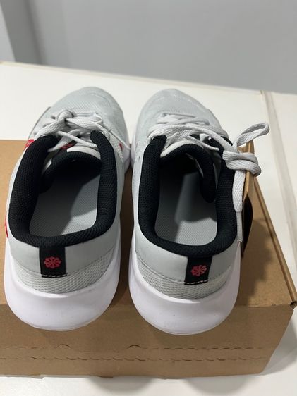 รองเท้าผ้าใบไนกี้ รูปที่ 3