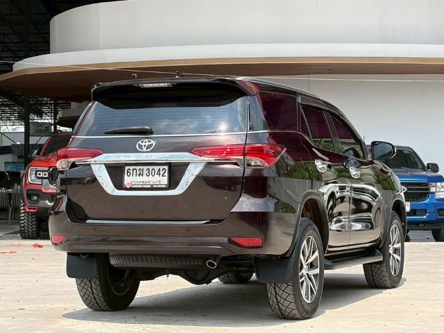 Toyota Fortuner 2017 2.4 V ดีเซล เกียร์อัตโนมัติ น้ำตาล รูปที่ 3