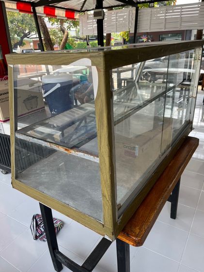 อ่างซิ้งค์ อ่างล้างจาน และอุปกรณ์ ตู้กระจกขายอาหาร