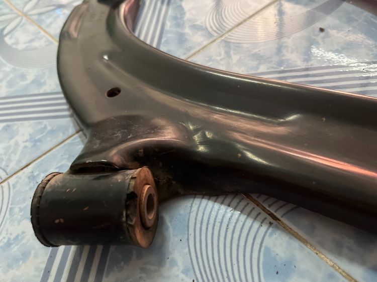 ปีกนกล่าง L R รถนิสสัน TIDA ปี 06-12 แท้ห้าง มือสอง  รูปที่ 5