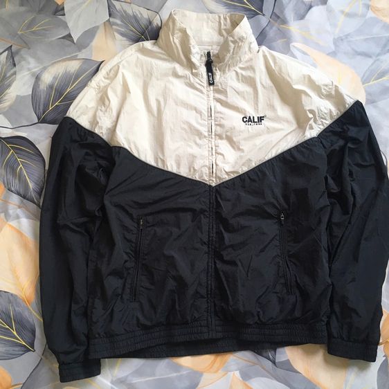 อื่นๆ เสื้อแจ็คเก็ต | เสื้อคลุม L อื่นๆ แขนยาว Who.A.U Vintage Windbreaker สีทูโทน ครีม-ดำ สภาพดี