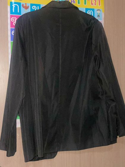 ขาย สูทดำมือสองตัวนี้ แบรนด์ CICI ดีไซน์ double-breasted, มีซับในและกระเป๋าครบ รูปที่ 3