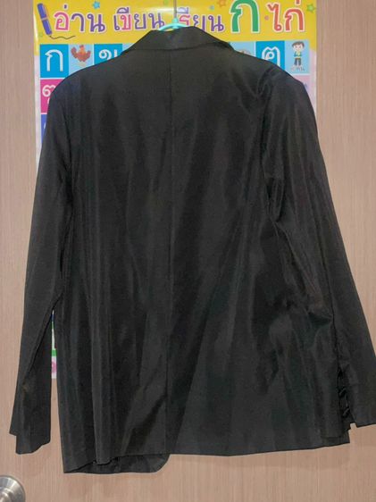 ขาย สูทดำมือสองตัวนี้ แบรนด์ CICI ดีไซน์ double-breasted, มีซับในและกระเป๋าครบ รูปที่ 4