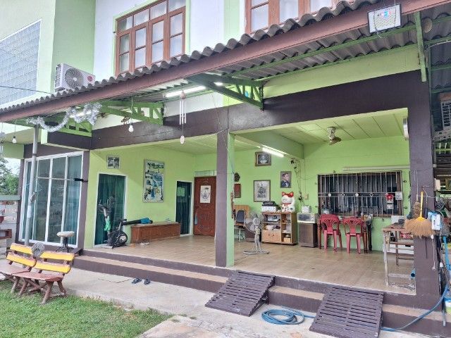 ขายบ้าน 2 ชั้น ร้านค้า 1 หลัง อยู่ใกล้โรงเรียนเขาท่าพระ