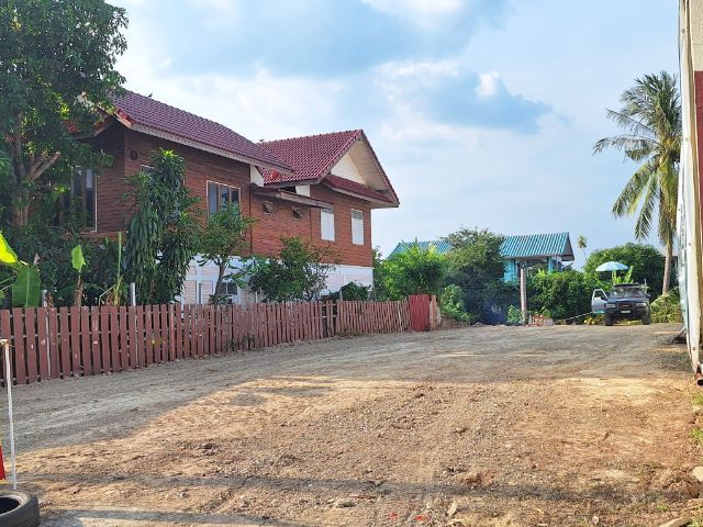 ใช่ ที่ดินว่างเปล่า ติดถนนดำ ใกล้โรงเรียนเขาทะพระ รูปที่ 4