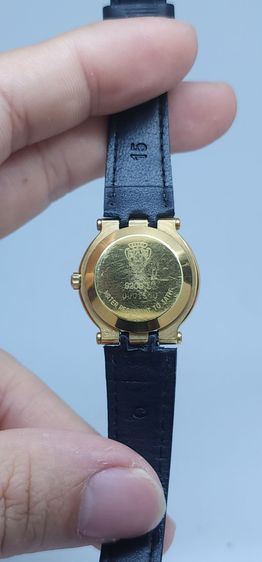 Z004 Gucci 9200L Vintage Quartz Gold Dial Date – นาฬิกาข้อมือแท้ ดีไซน์หรู คลาสสิก รูปที่ 3