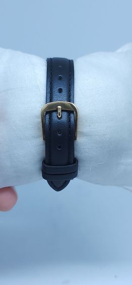 Z004 Gucci 9200L Vintage Quartz Gold Dial Date – นาฬิกาข้อมือแท้ ดีไซน์หรู คลาสสิก รูปที่ 4