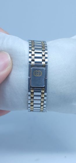 Z006 นาฬิกา GUCCI Quartz หน้าปัดทอง ขนาด 32mm สายสแตนเลสแท้ มือสอง สวยคลาสสิก รูปที่ 5