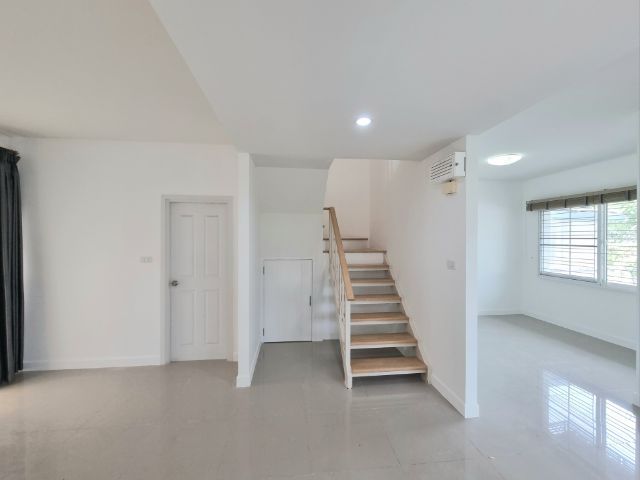 Areeya Property 2019 ใช่ บ้านแฝด 2 ชั้น 32.7 ตร.ว. หมู่บ้านเดอะวิลเลจ บางนา-วงแหวน 2 ซอยมหาชัย รูปที่ 3