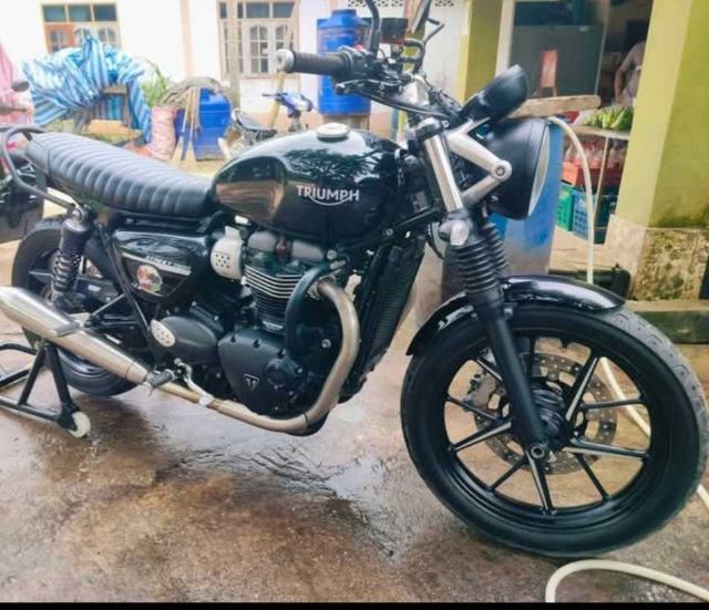 รถไทรอัมพ์ รุ่น T900
900cc โฉม2019 (ปั้มเบรกเบรมโบ้) จดทะเบียน2018 รูปที่ 2
