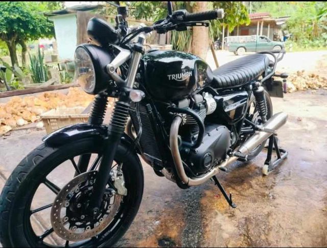 Triumph Street Twin รถไทรอัมพ์ รุ่น T900
900cc โฉม2019 (ปั้มเบรกเบรมโบ้) จดทะเบียน2018