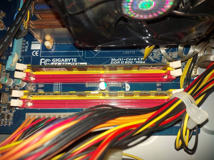 คอมตั้งโต๊ะ GIGABYTE รูปที่ 9