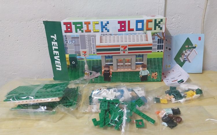 ชุดตัวต่อเซเว่น Brick Block  ร้านเซเว่น