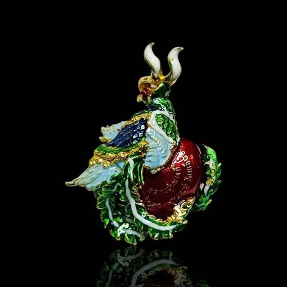 สาริกาปากดี หัวใจนะอกแตก
✨ 
วัดอุดมไพรสณฑ์ จ.ร้อยเอ็ด
รายการที่ 2 เนื้อทองล้นเบ้า ลงยาราชาวดี
หมายเลข 14 จัดสร้างเพียง 300 องค์ รูปที่ 3