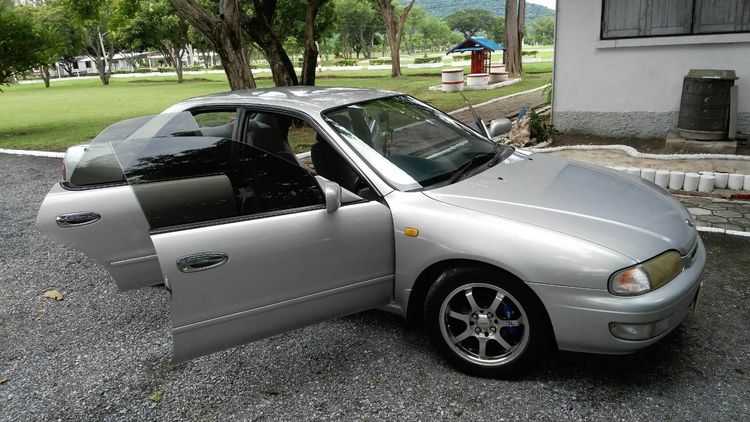 รถ Nissan Presea 1.8 สี เทา