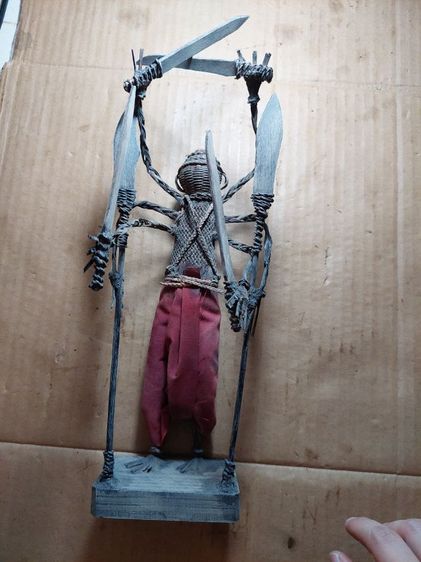 เครื่องรางหุ่นพยนต์อาจารย์ลอยอยุธยาสูง 10 นิ้ว