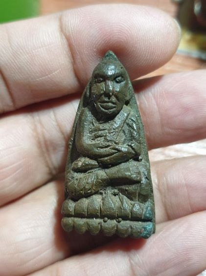 หลวงปู่ทวดเตารีดหล่อโบราณรุ่นมงคลโสฬสชินบัญชรสิทธิโชค วัดท่าข้าม พุนพิน สุราษฎร์ธานี ปี2551 สร้างน้อย สวย หายาก รูปที่ 5