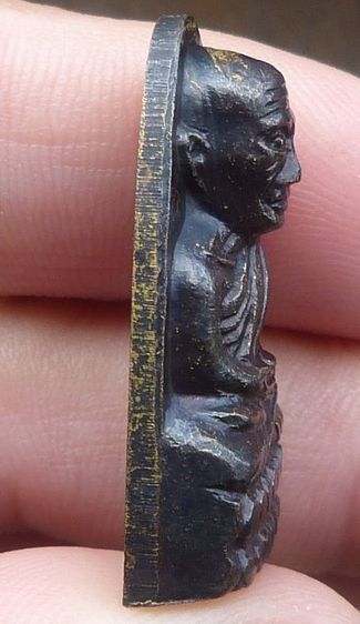 หลวงปู่ทวดพิมพ์เล็กหลังหนังสือ รูปที่ 5