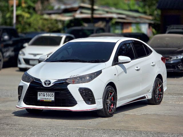 รถ Toyota Yaris ATIV 1.2 Sport Play Limited Edition สี แดง