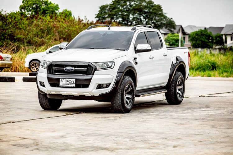 รถ Ford Ranger 2.2 XLT สี ขาว