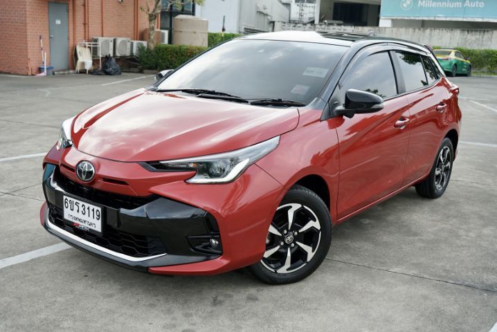 รถ Toyota Yaris 1.2 Premium S สี แดง