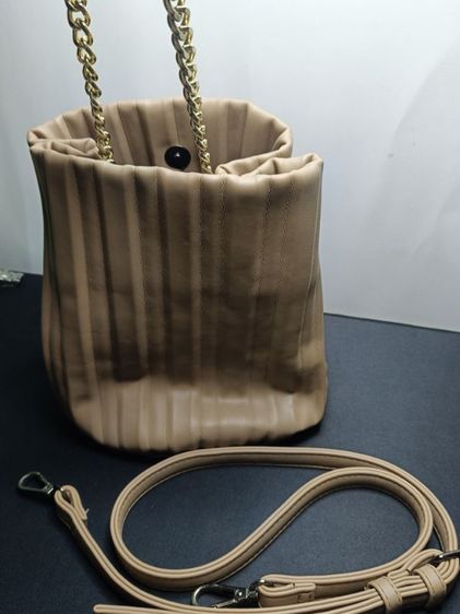 กระเป๋า Just In Case รุ่น PEARL (Minor Change) สีครีมเบจ ทรงถังสุดฮิต รูปที่ 5