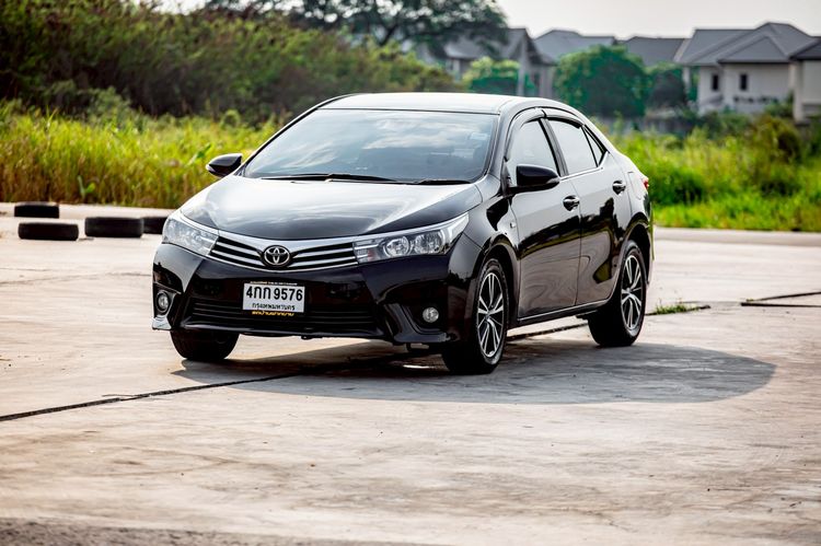 รถ Toyota Altis 1.6 G สี ดำ