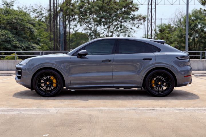 Porsche Cayenne 2024 3.0 E-Hybrid Coupé 4WD Sedan ปลั๊กอินไฮบริด (PHEV) ไม่ติดแก๊ส เกียร์อัตโนมัติ หลากสี รูปที่ 3
